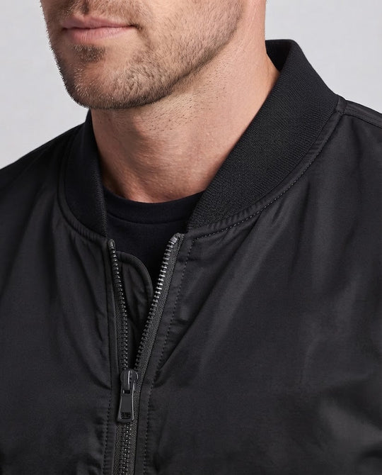 Herren technischer Nylon-Fliegerbomber mit wattierter Innenlage, Ärmeltasche und elastischen Rippbündchen Shop Nory