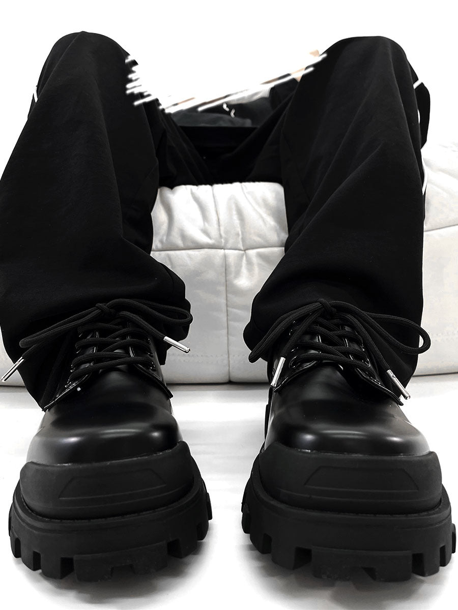 Moderne Lederschuhe mit Dicker Sohle