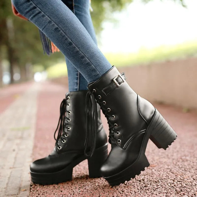 Shopnory | Edgy Schnürstiefel mit Schnalle und Profilsohle