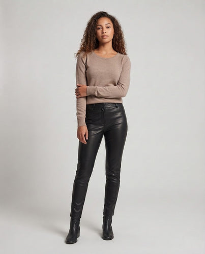 Damen Feiner Rundhalspullover aus Kaschmir‑Mix mit leichtem Stretch und feinem Rippbündchen Shop Nory