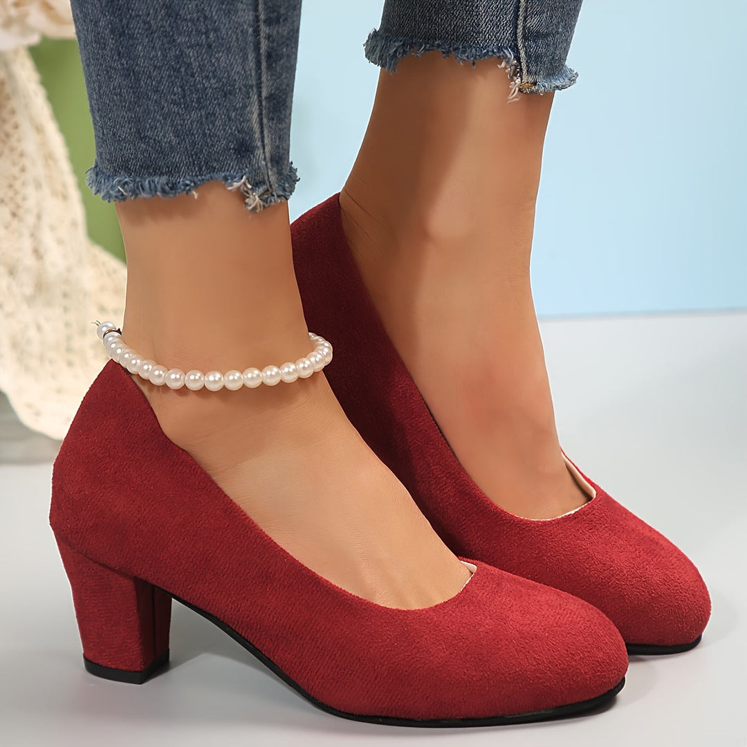 Pumps mit breiter Zehenkappe und stabilem Absatz