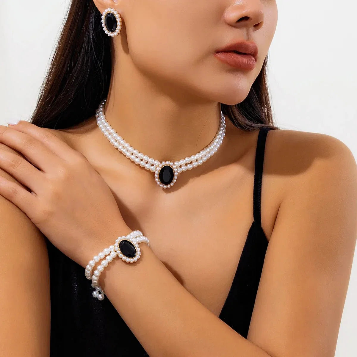 Elegantes ovales Diamant-Perlen-Halsketten-, Armband-, Ohrringe-Set