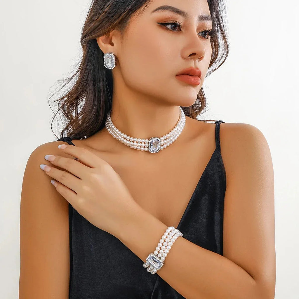 Elegantes Perlen-Diamant-Halskette, Armband und Ohrringe Set
