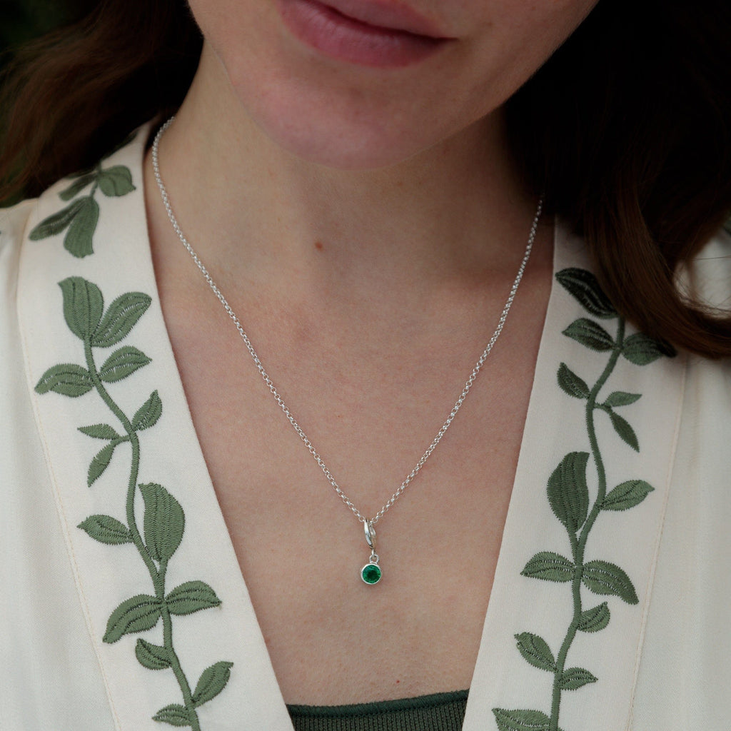 Mai Geburtsstein Charms Halskette (Smaragd) | Shop Nory