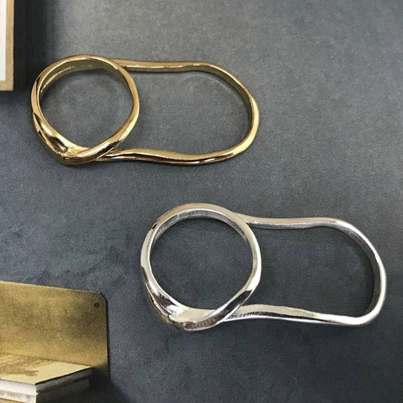 Übertriebener Zwei-Finger-Kreuzverbundring | Shop Nory