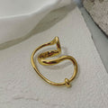 Übertriebene verzerrte Linien geometrischer Ring | Shop Nory