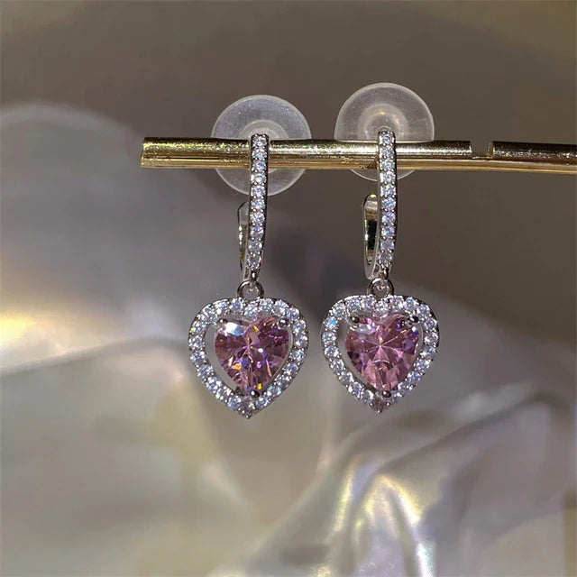 Exquisite Herzförmige Funkelnde Stecker Ohrringe | Shop Nory