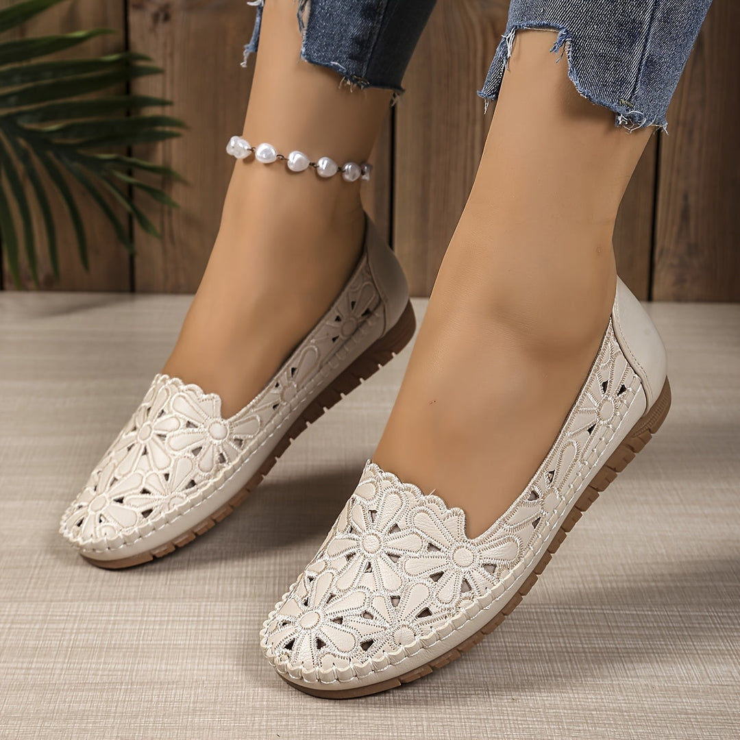 Blumige perforierte Loafer