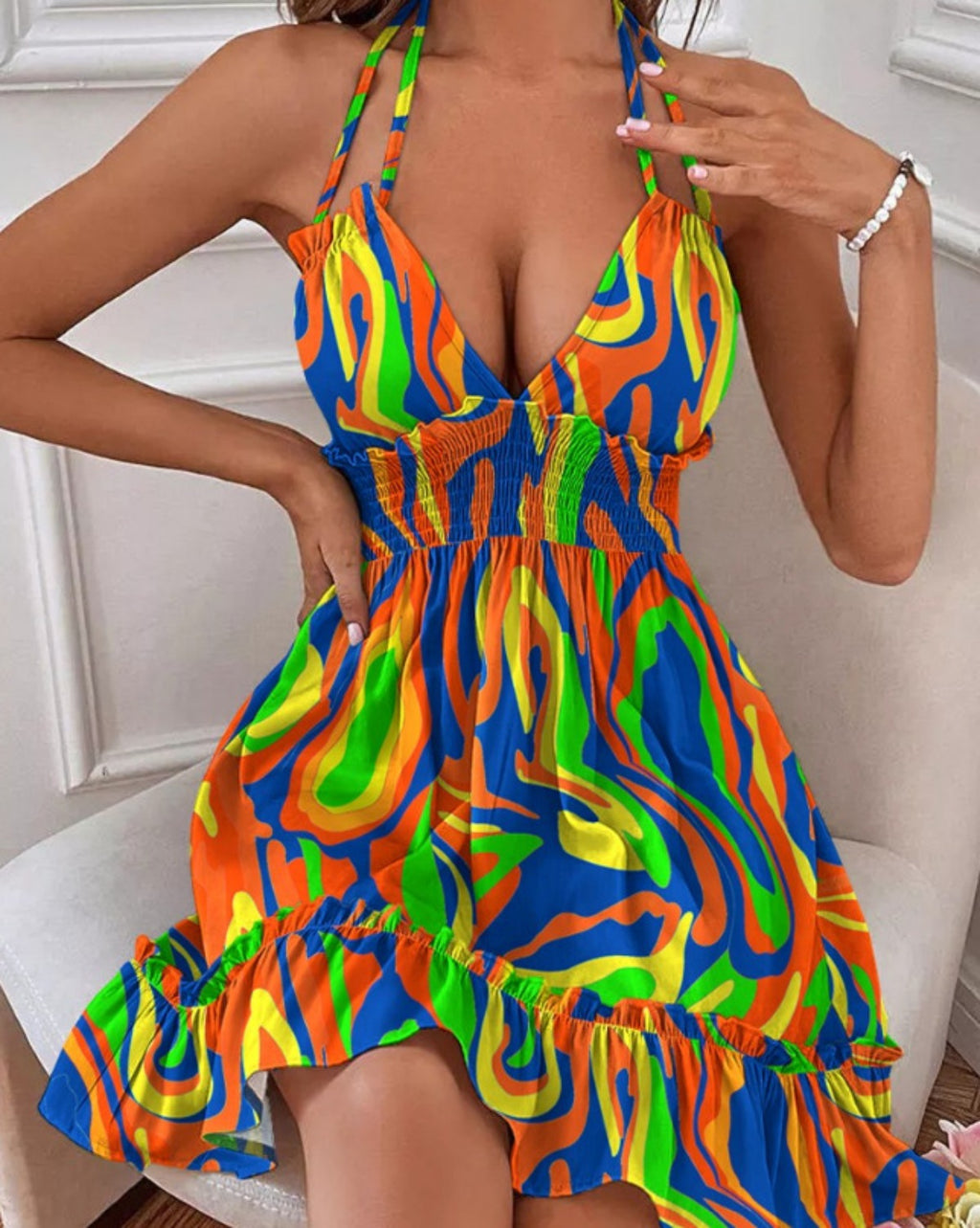 Tiefes V-Seil-Sling-Neckholder-Kleid