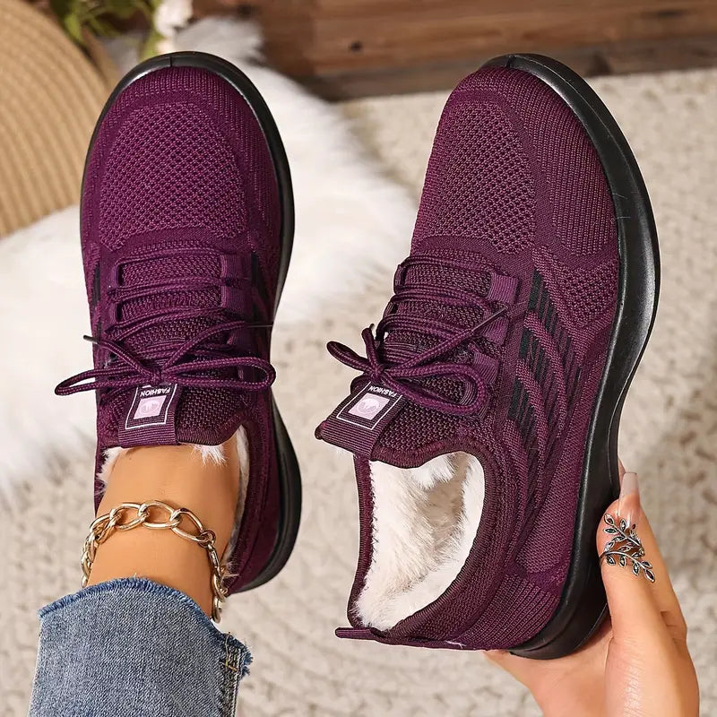 Bequeme Sportschuhe mit weichem Sohlenmaterial