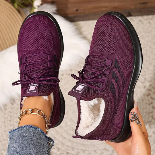 Bequeme Sportschuhe mit weichem Sohlenmaterial