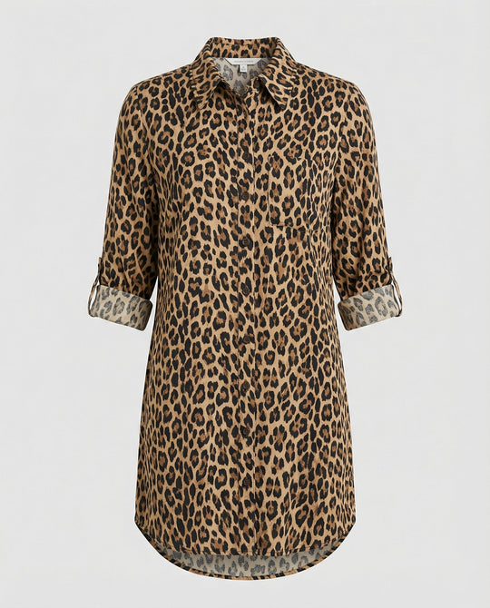 Lässiges Kleid mit Leopardenmuster, geteiltem Saum und hochgekrempelten Ärmeln
