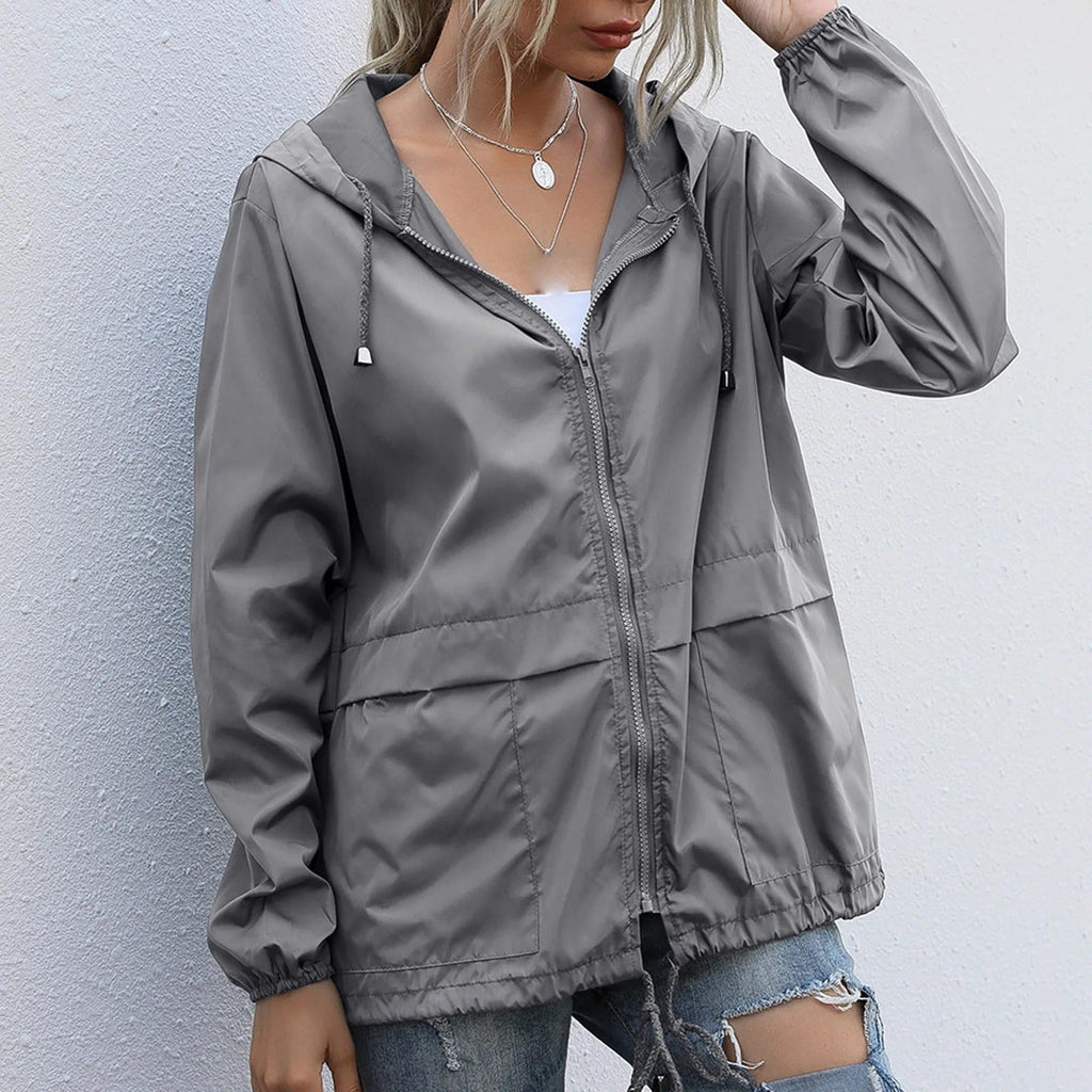 Leichte Windjacke mit Kapuze