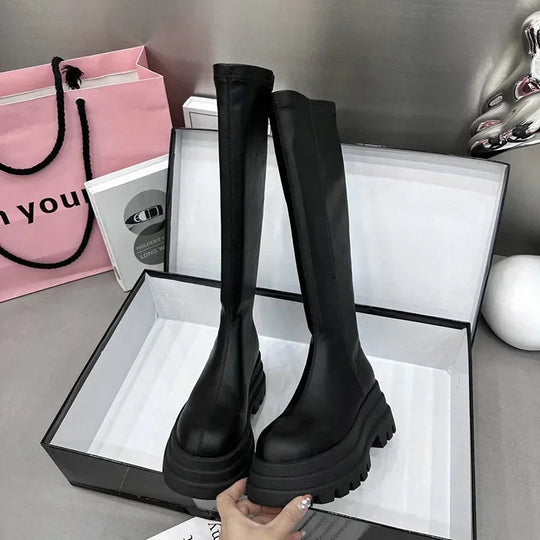 Lange Schwarze Stiefelschuhe Für Komfort Und Stil