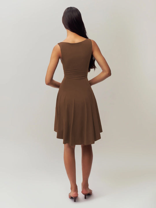 Ärmelloses Kleid mit Kragen