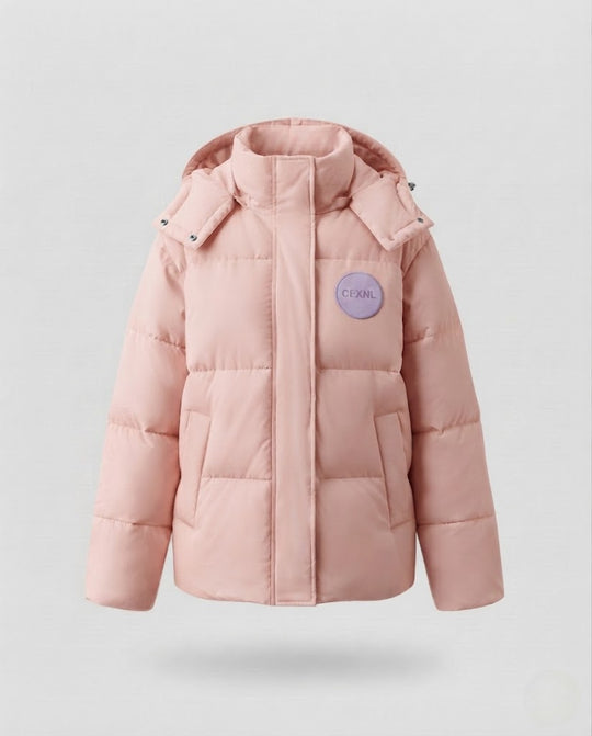 Damen übergroße kurze gesteppte Jacke mit hohem Stehkragen und dekorativer Patch-Applikation