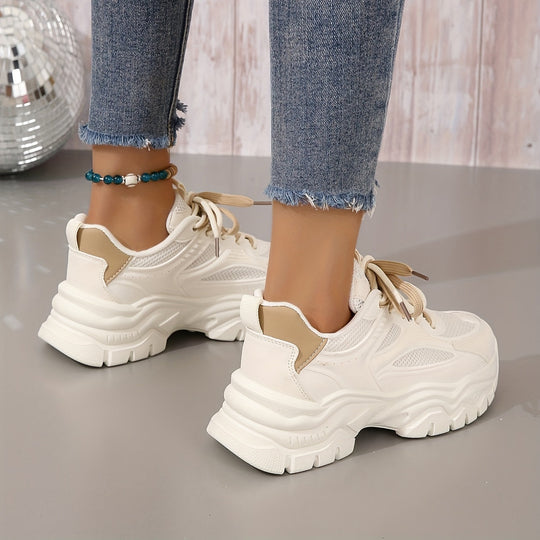 Plateau Sneakers mit Modernem Look