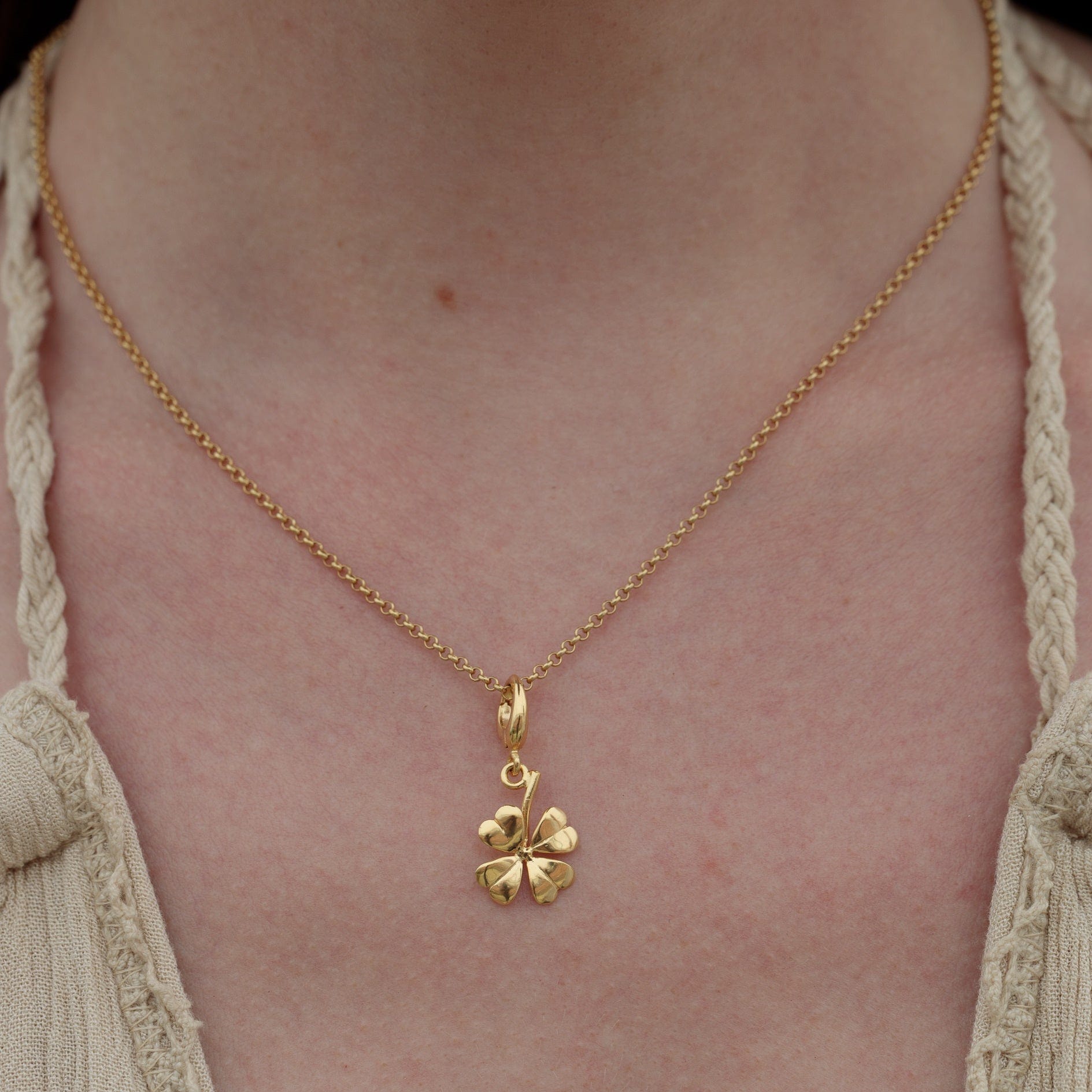 Gold Vierblättriges Kleeblatt Charm Halskette | Shop Nory