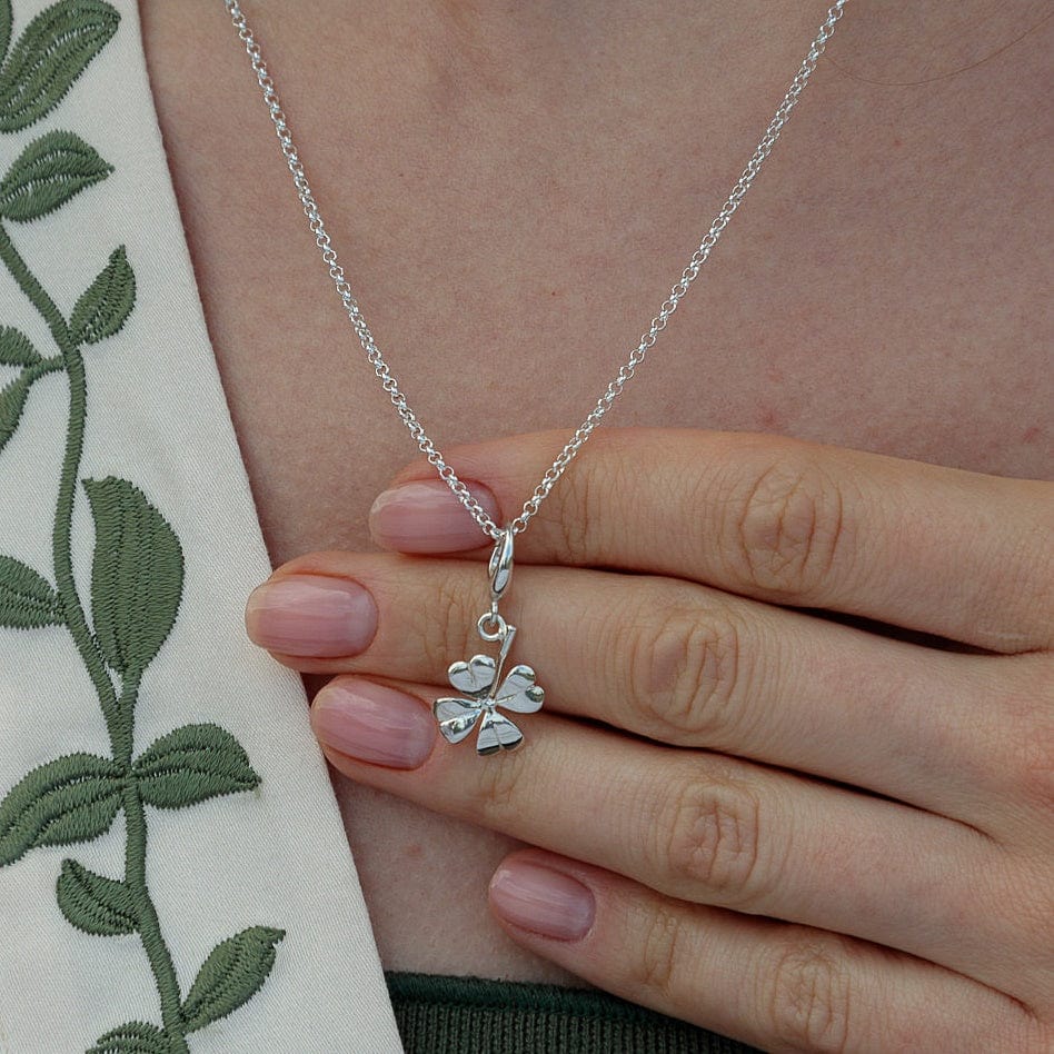 Silber Vierblättriger Kleeblatt Anhänger Halskette | Shop Nory