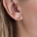 Goldfarbene Fuchs-Ohrstecker – Geometrisches Design | Shop Nory