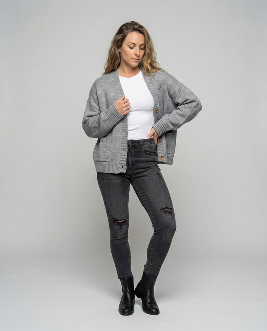 Strickjacke Damen lässig mit Knopfverschluss und großen Taschen