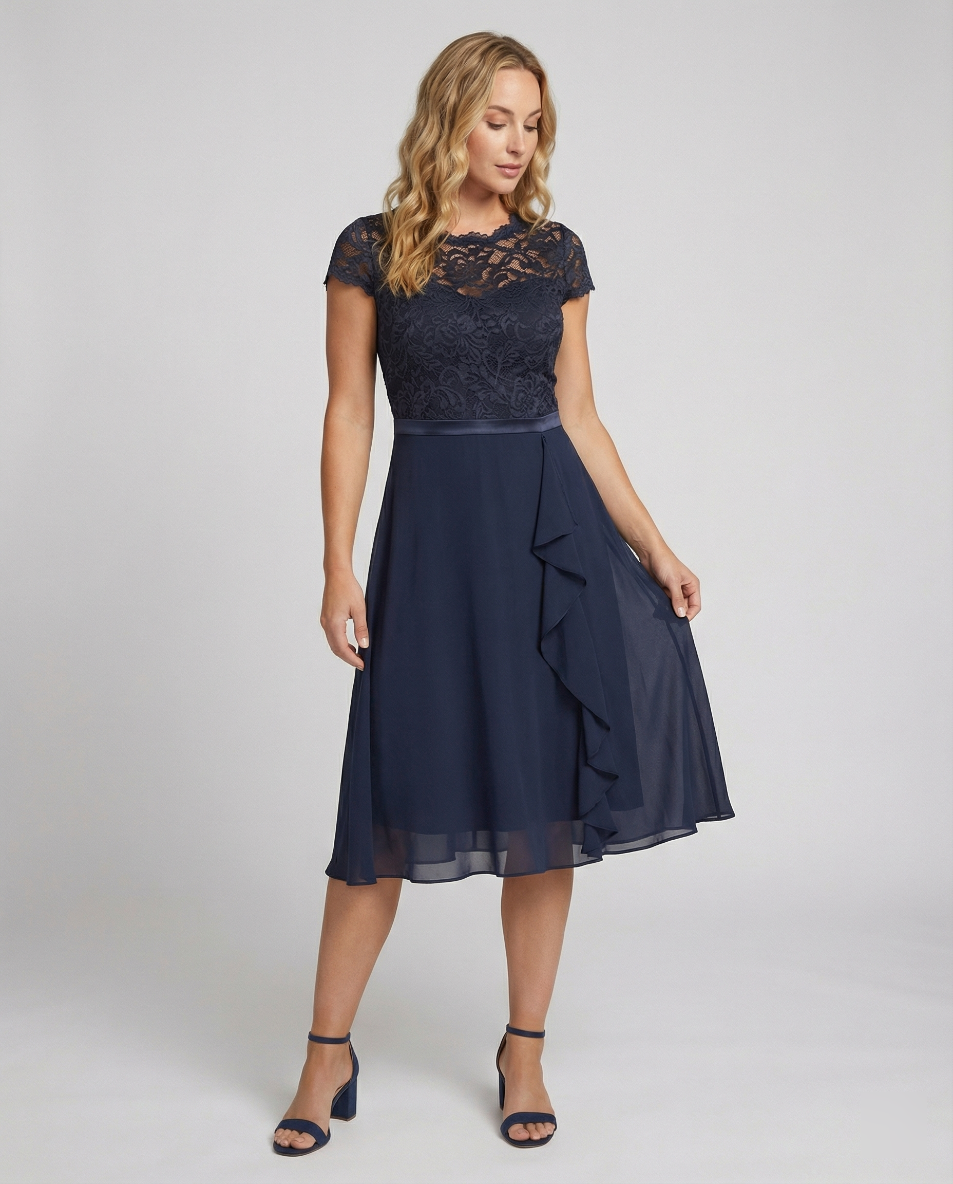Durchsichtiges kurzärmeliges elegantes Kleid