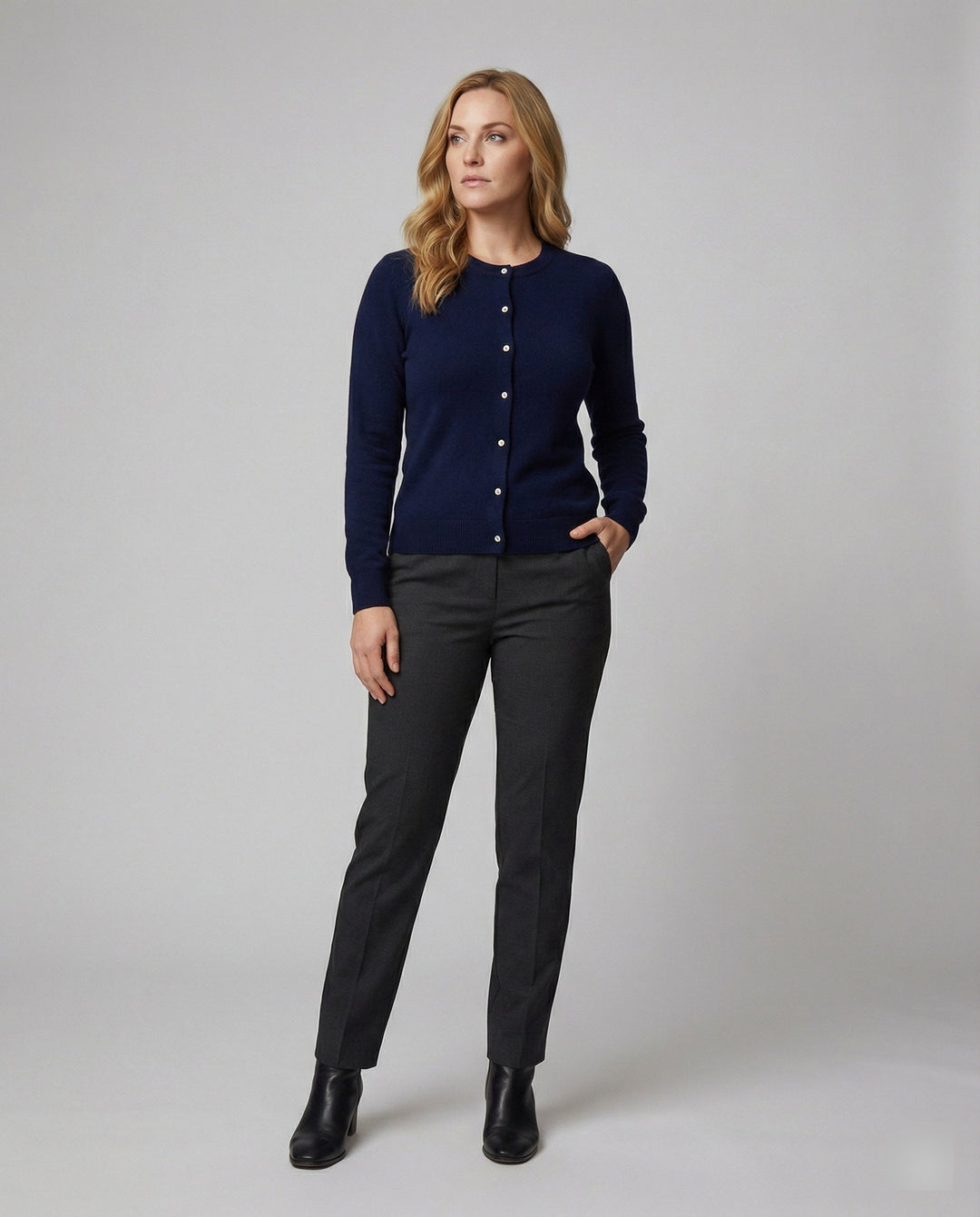 Damen Feinstrick Cardigan mit Knopfleiste und weichem Material