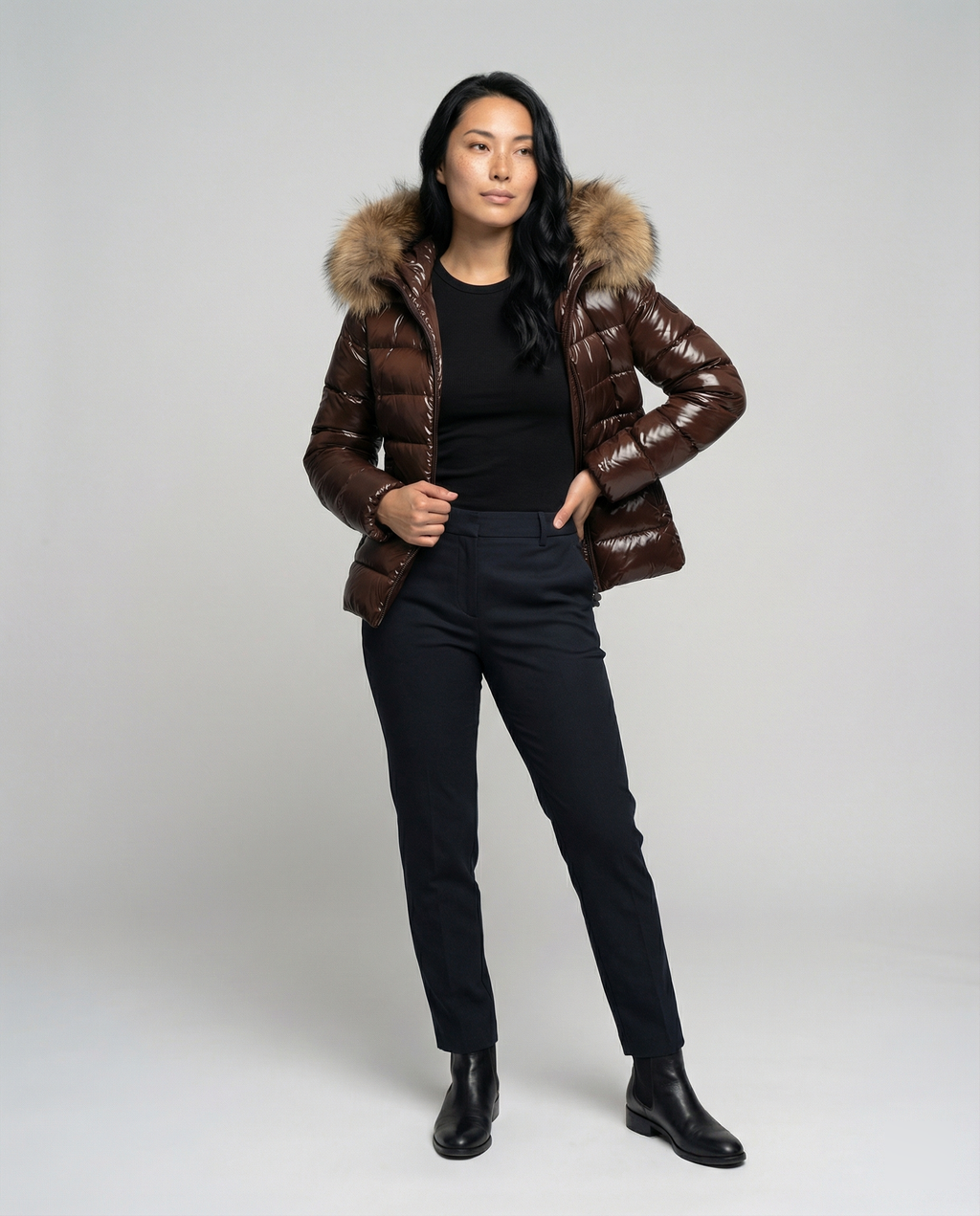 Damen Winterdaunenjacke mit abnehmbarer Kapuze und luxuriösem Fellkragen