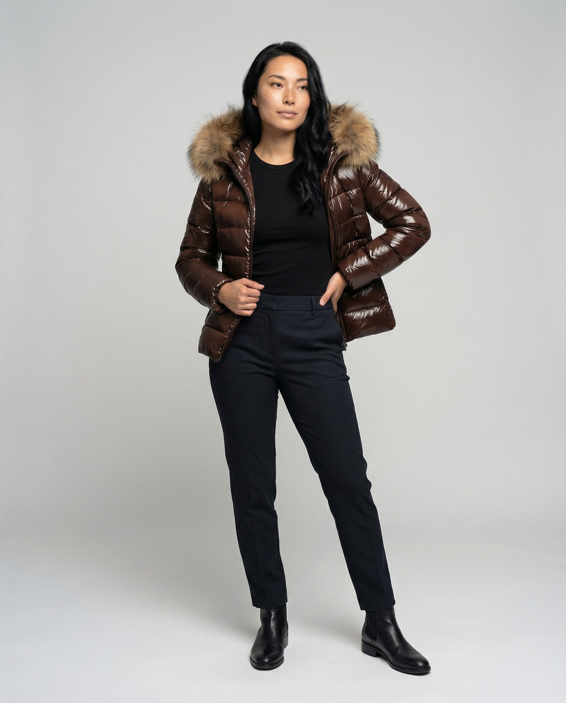 Damen Winterdaunenjacke mit abnehmbarer Kapuze und luxuriösem Fellkragen