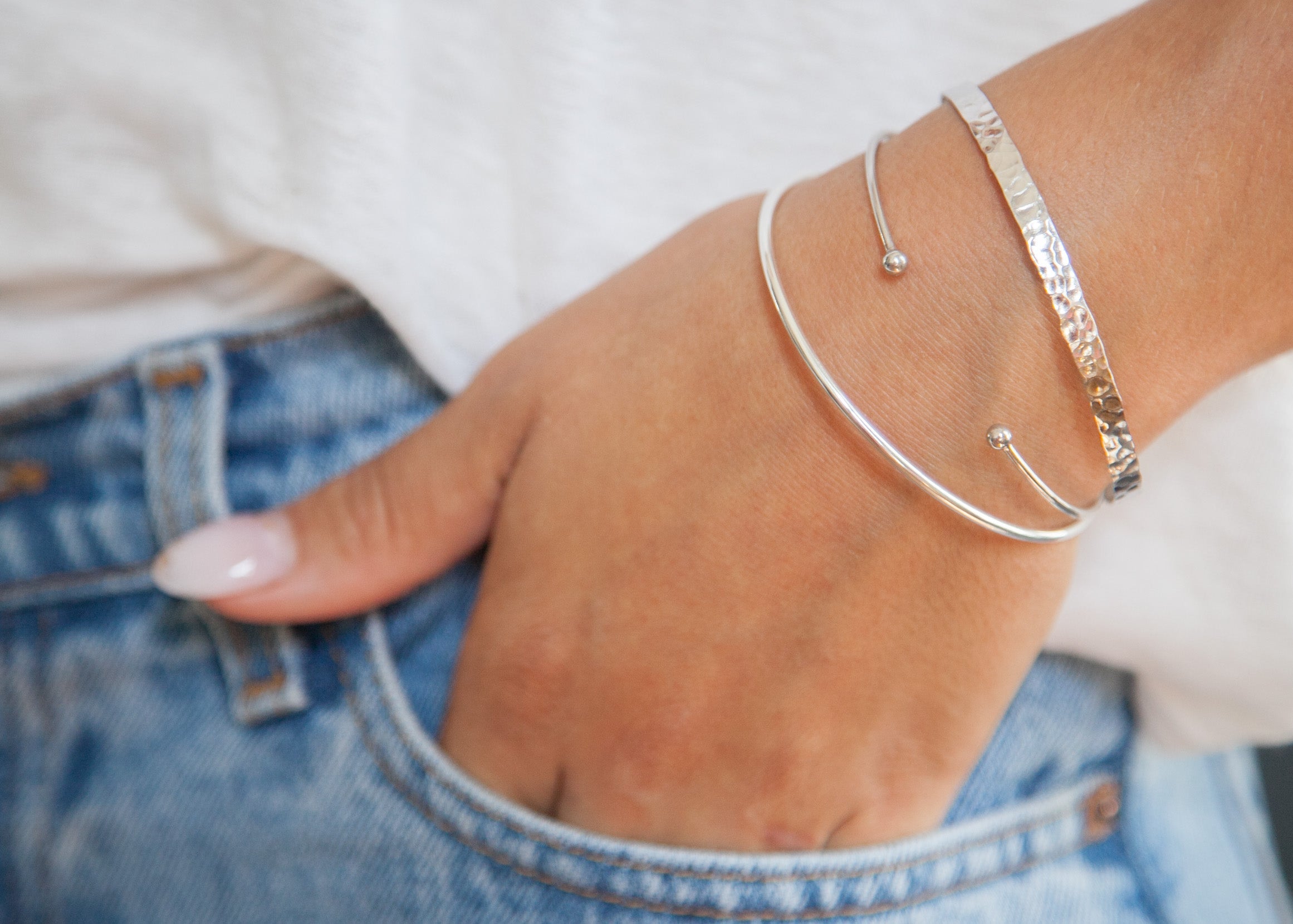 Hammerted Bangle aus Silber für Damen | Shop Nory
