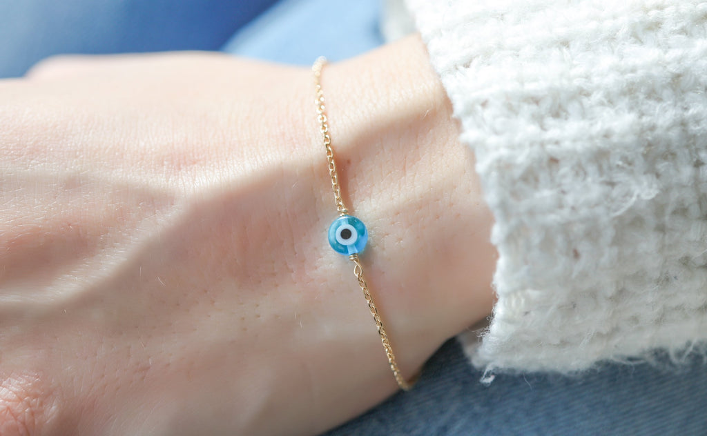 Vergoldetes Glücksarmband mit blauem Auge – Schutz und Eleganz in einem Schmuckstück | Shop Nory