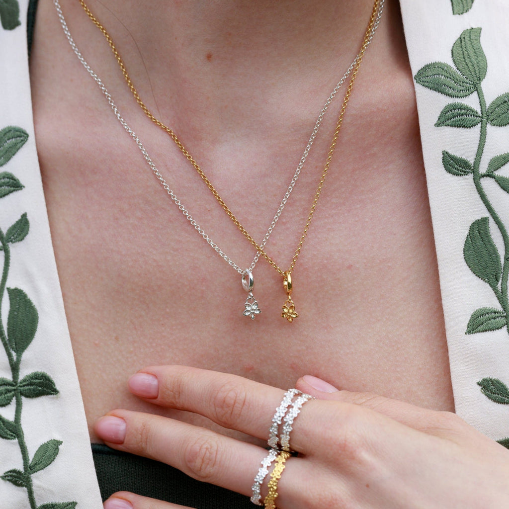 Silber Vergissmeinnichts Blüten Charm Halskette | Shop Nory