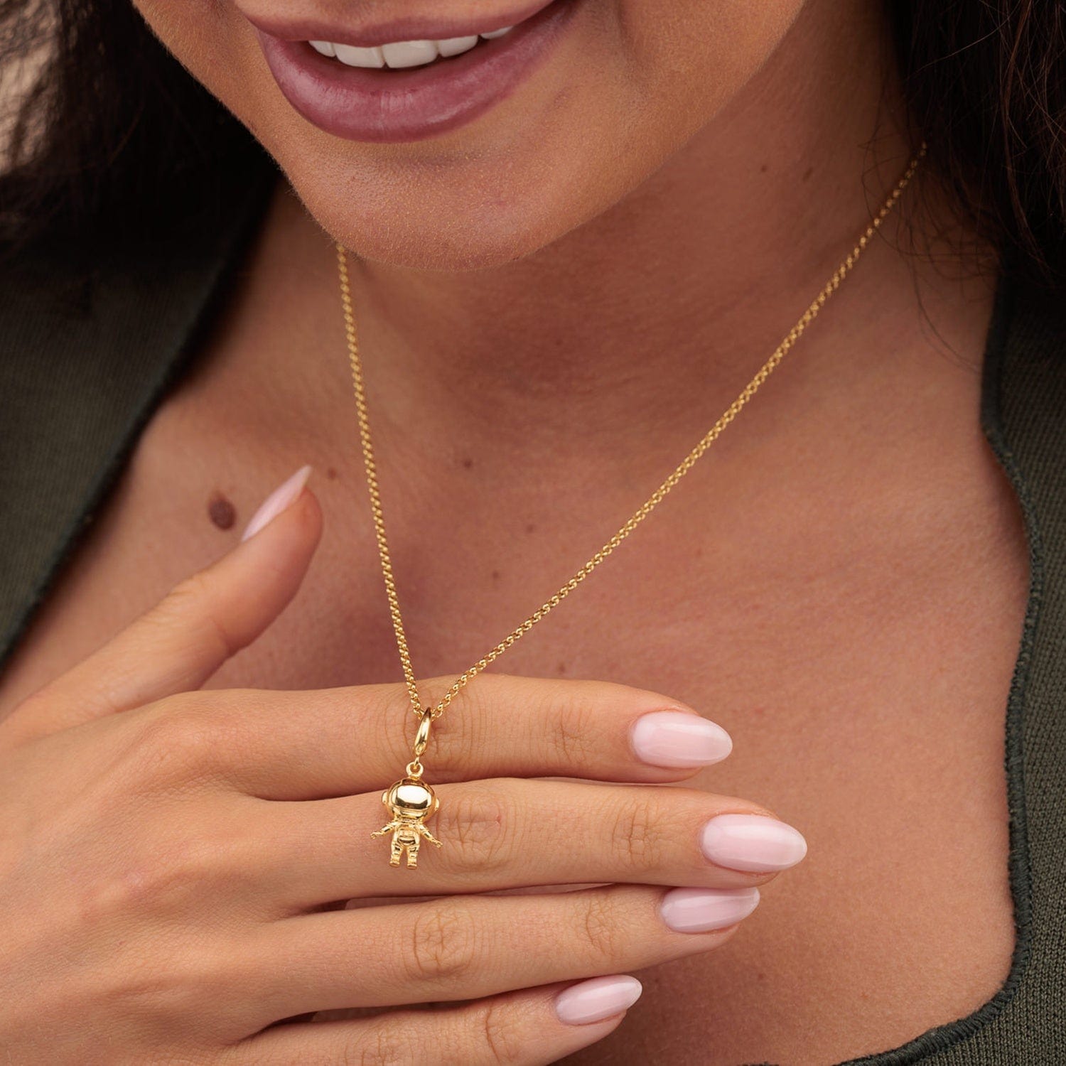 Gold Astronaut Charm Halskette | Shop Nory