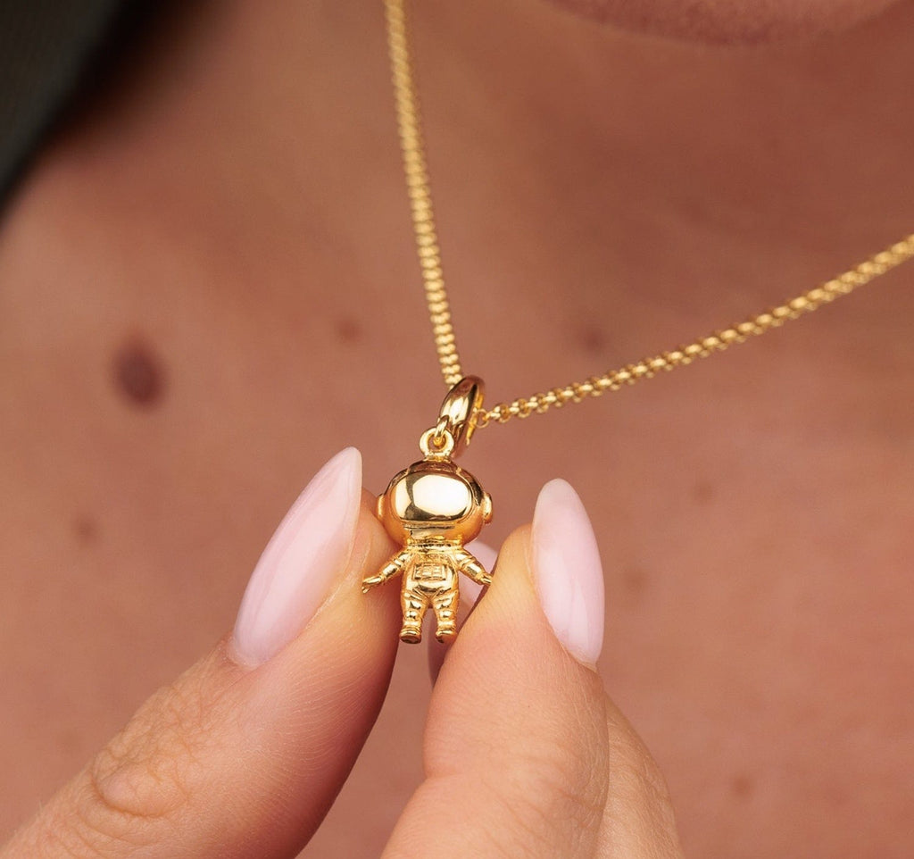 Gold Astronaut Charm Halskette | Shop Nory