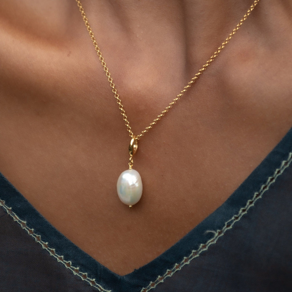 Gold Barockperlen Charm-Halskette | Shop Nory