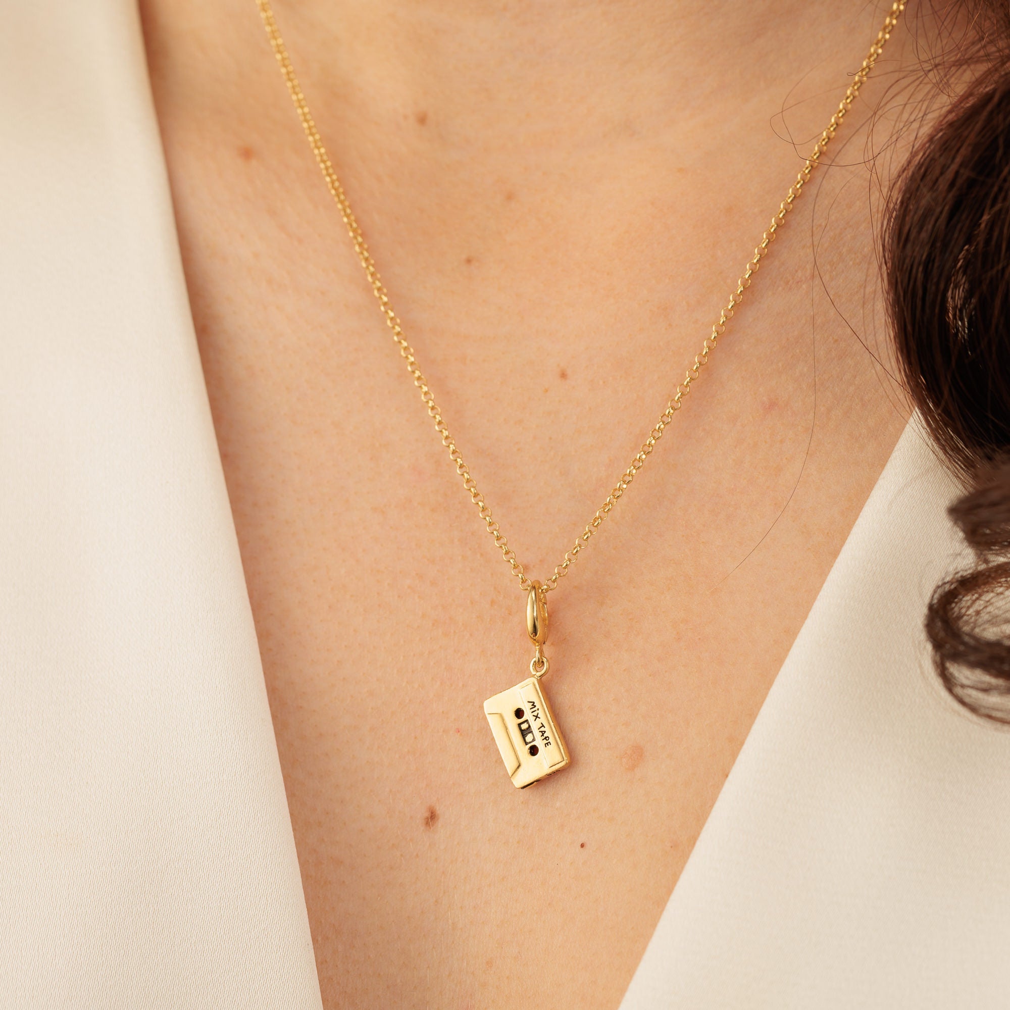 Gold Cassette Tape Charm Halskette | Shop Nory