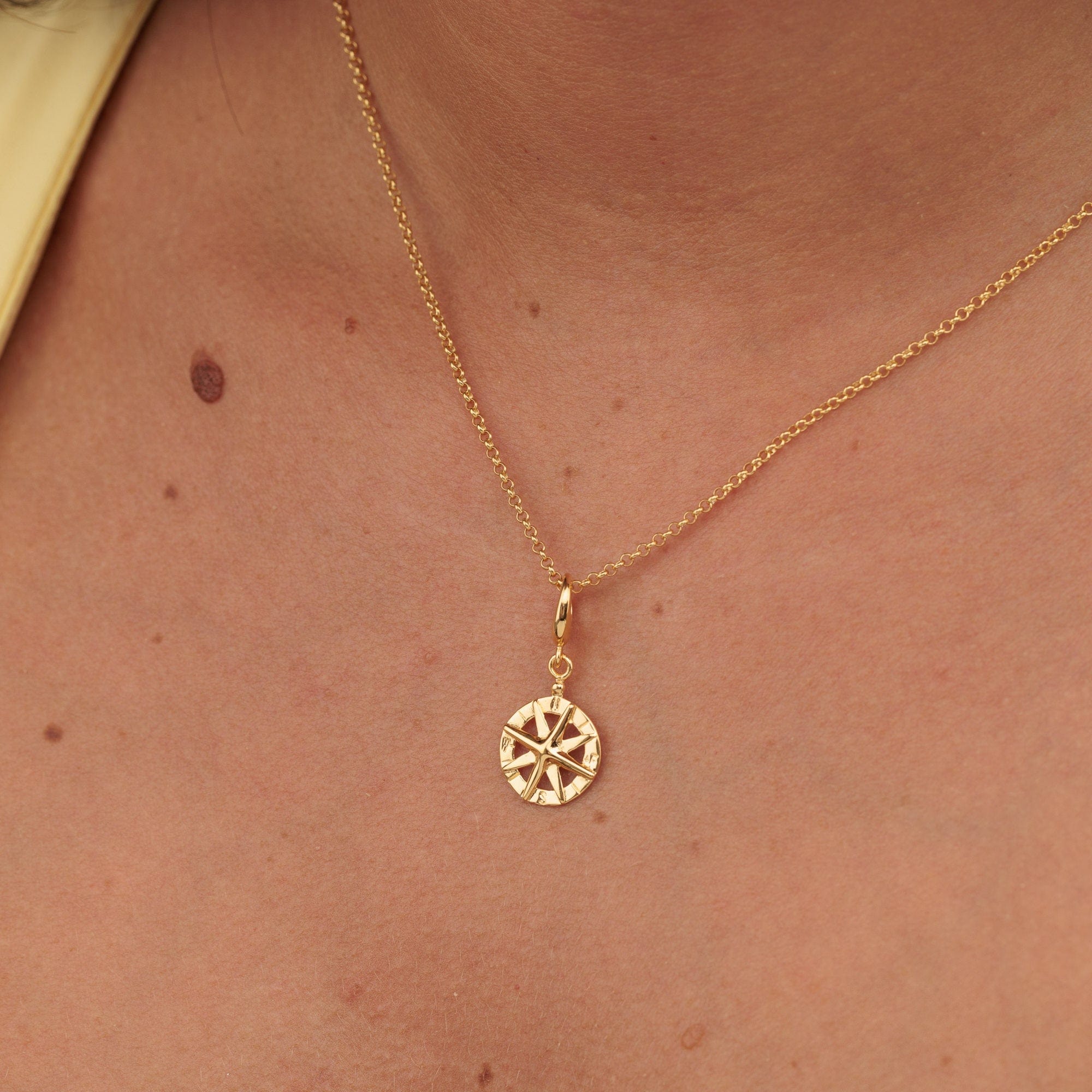 Gold Compass Charm Halskette | Shop Nory