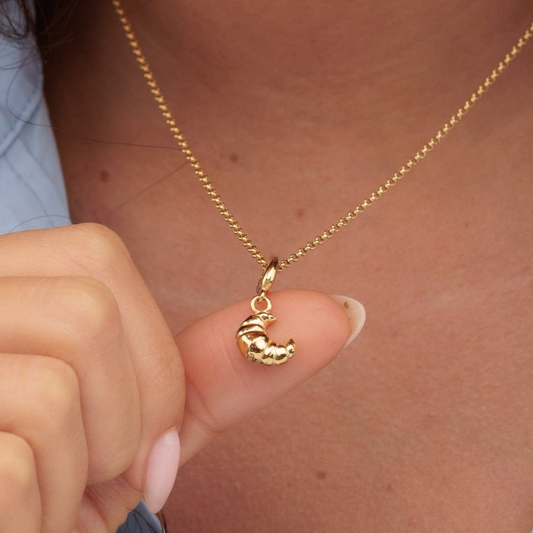 Gold Croissant Charm Halskette | Shop Nory