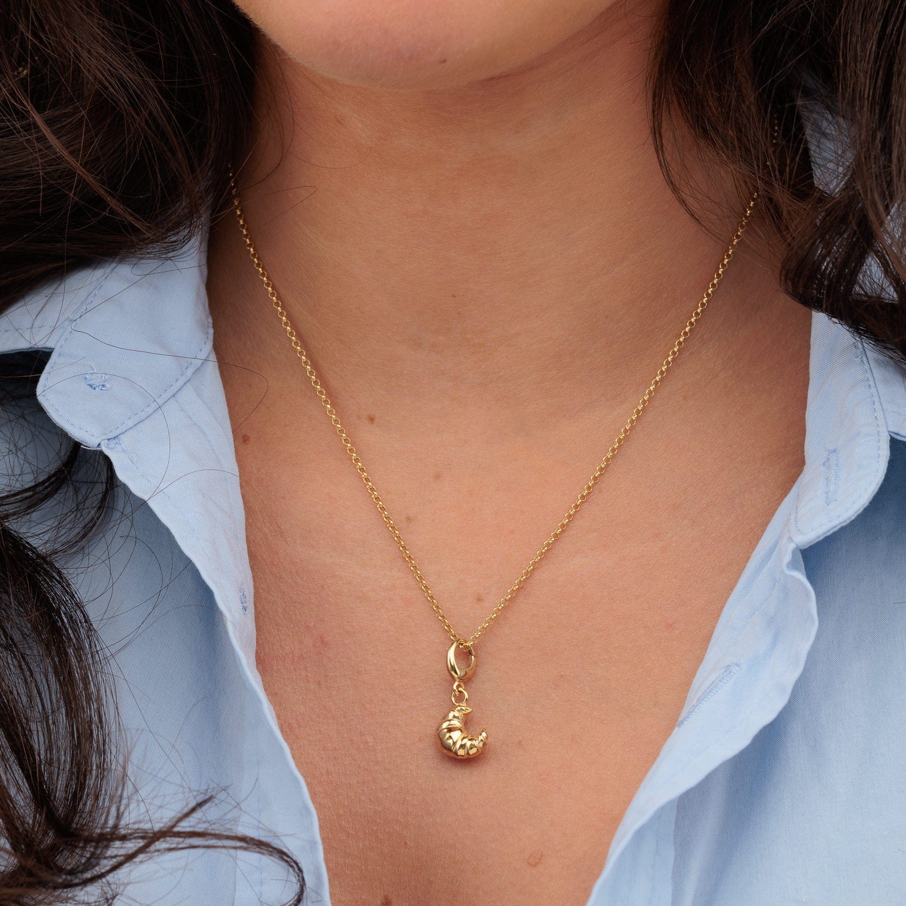 Gold Croissant Charm Halskette | Shop Nory