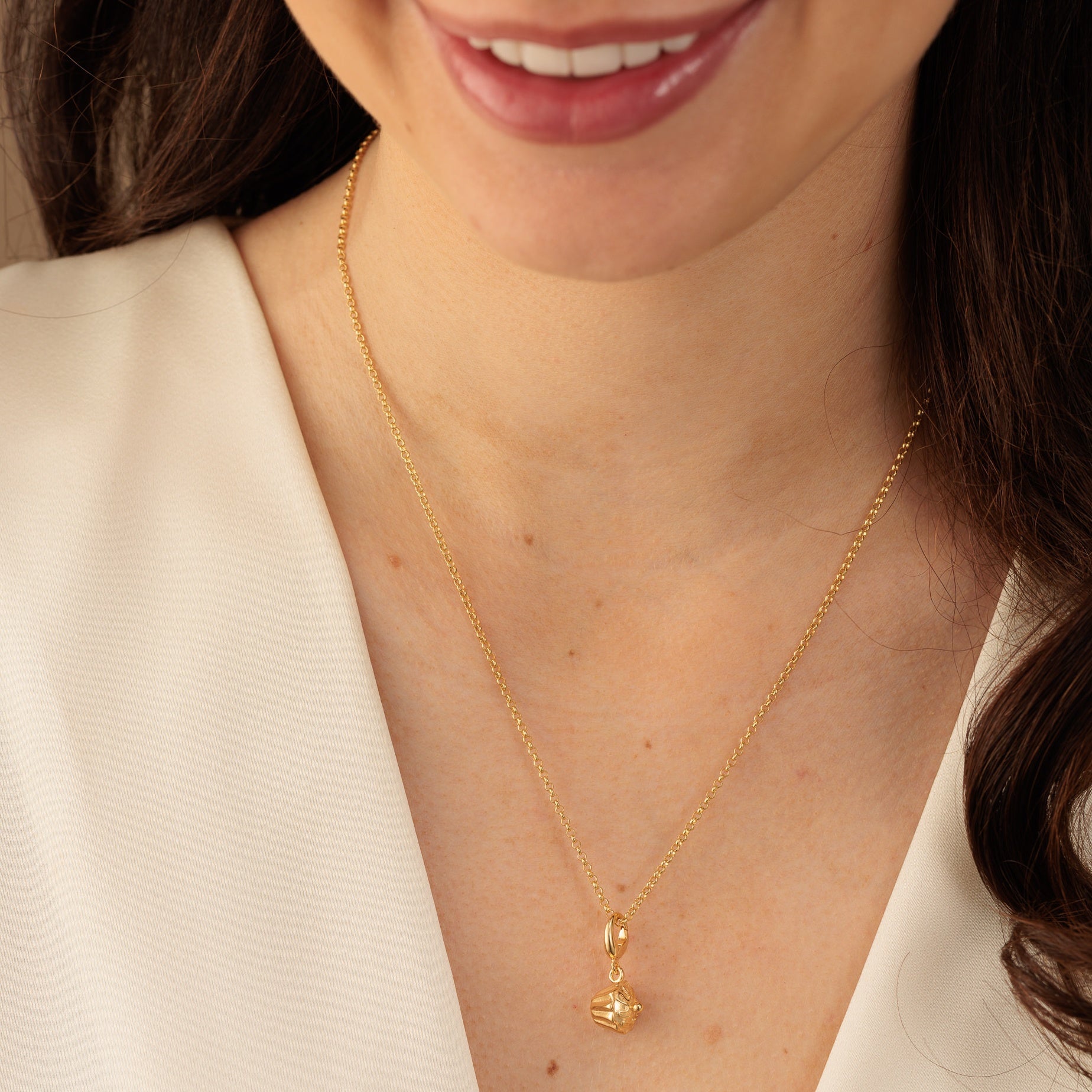 Gold Cupcake Charm Halskette | Shop Nory