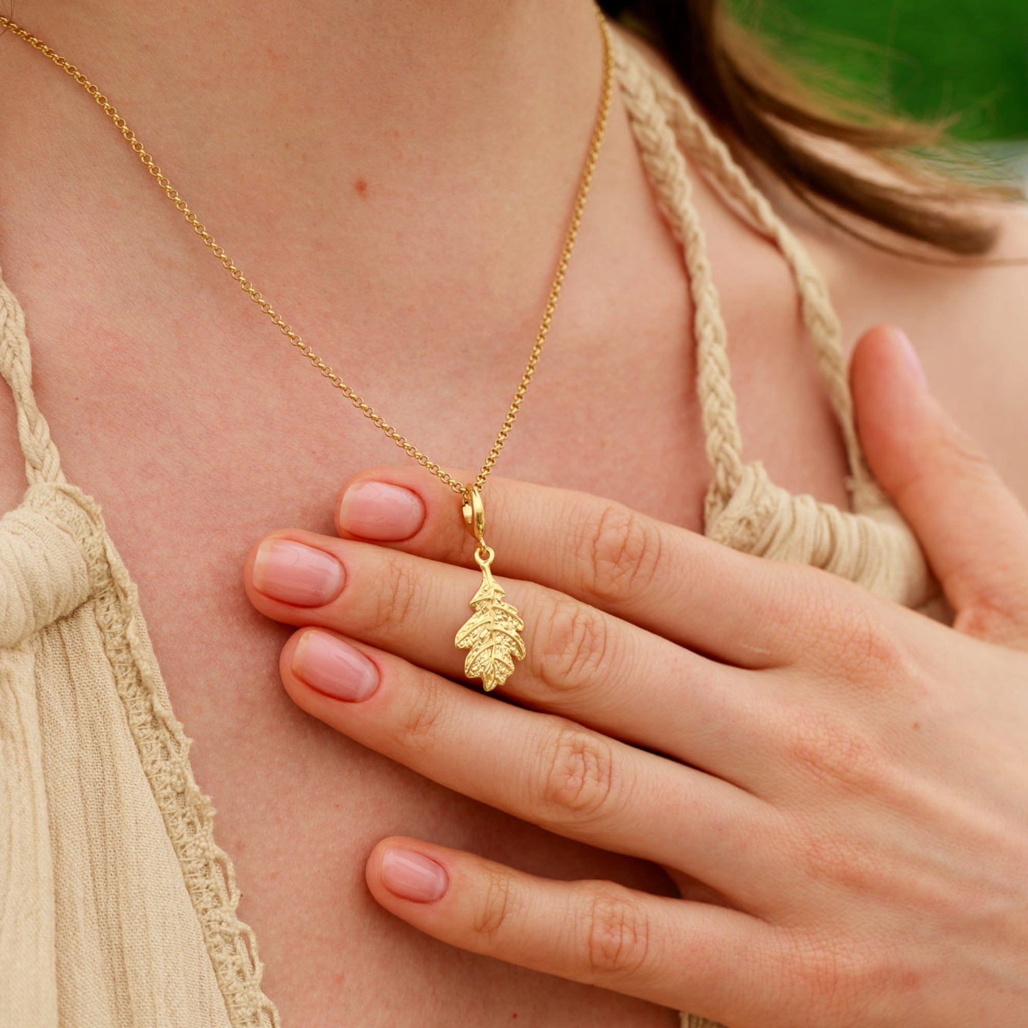 Goldene Eichenblatt-Anhänger-Halskette | Shop Nory