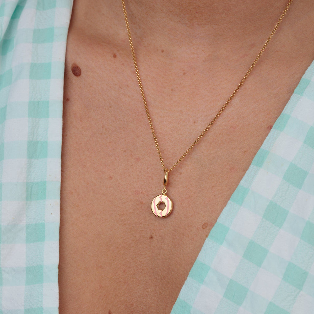Gold Party Ring Keks Charm Halskette mit Pinkem Emaille | Shop Nory