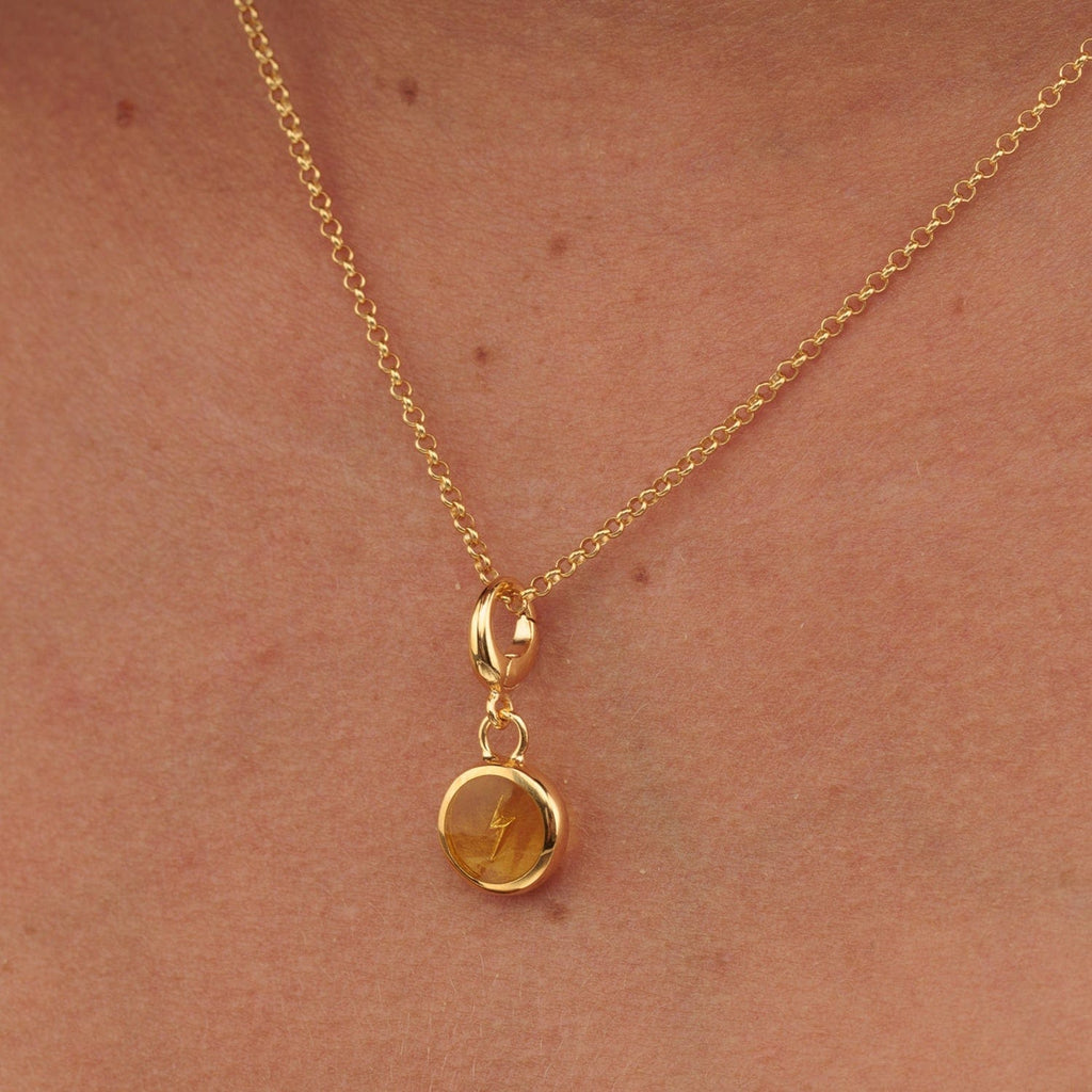 Gold Gelb Blitz Harz Erfassungs Charm Halskette | Shop Nory