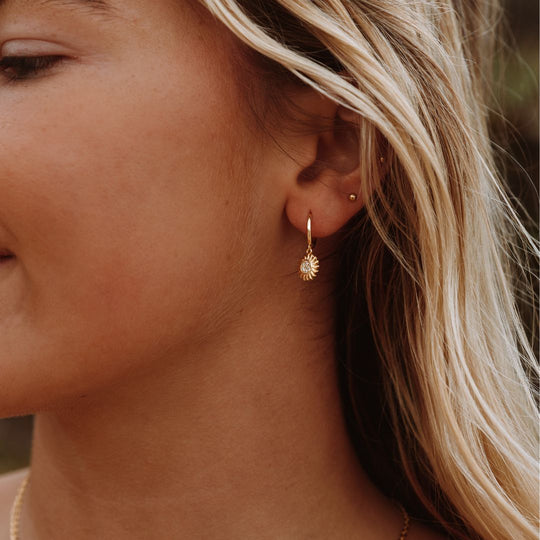 Stilvolle Sonnen-Ohrringe für Damen – Elara | Shop Nory