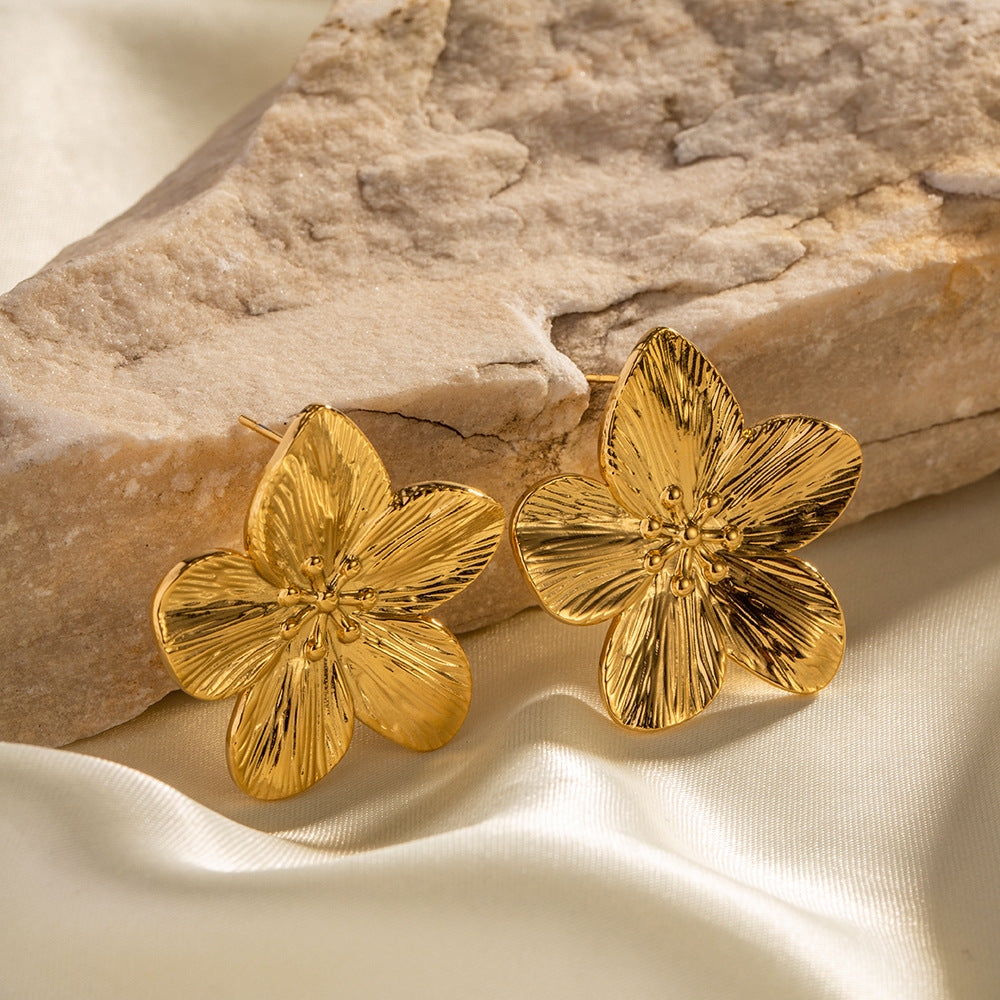 Blumenförmige Goldene Ohrringe - Elara | Shop Nory
