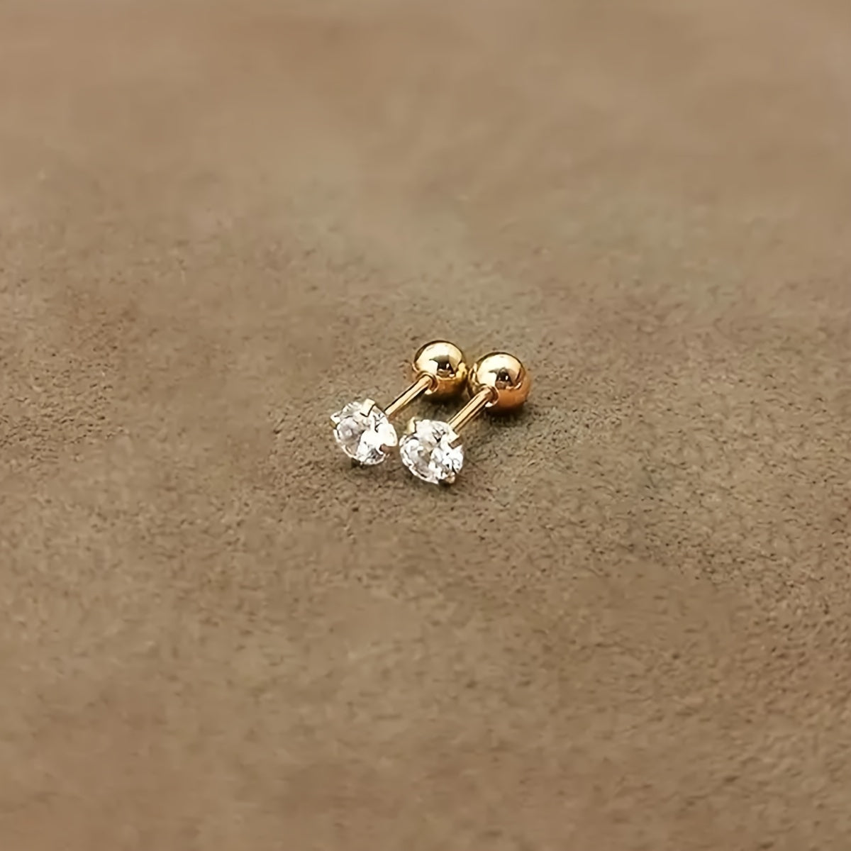 Stilvolle Zirkonia Ohrstecker aus Titanstahl - Lumen | Shop Nory