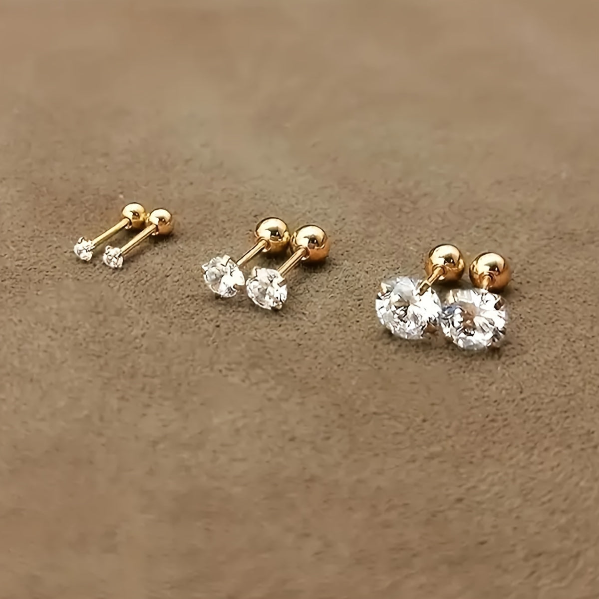 Stilvolle Zirkonia Ohrstecker aus Titanstahl - Lumen | Shop Nory
