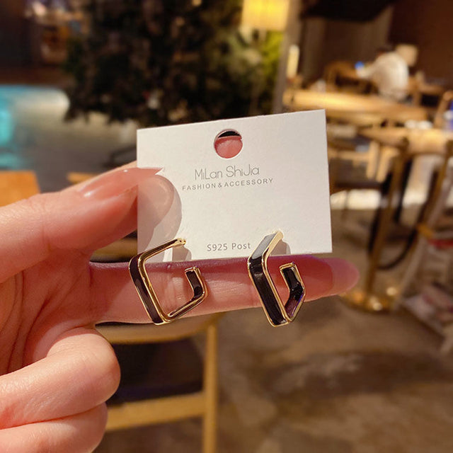 Zauber lobe | Mehrere kleine kreisförmige Ohrstecker für Frauen | Shop Nory
