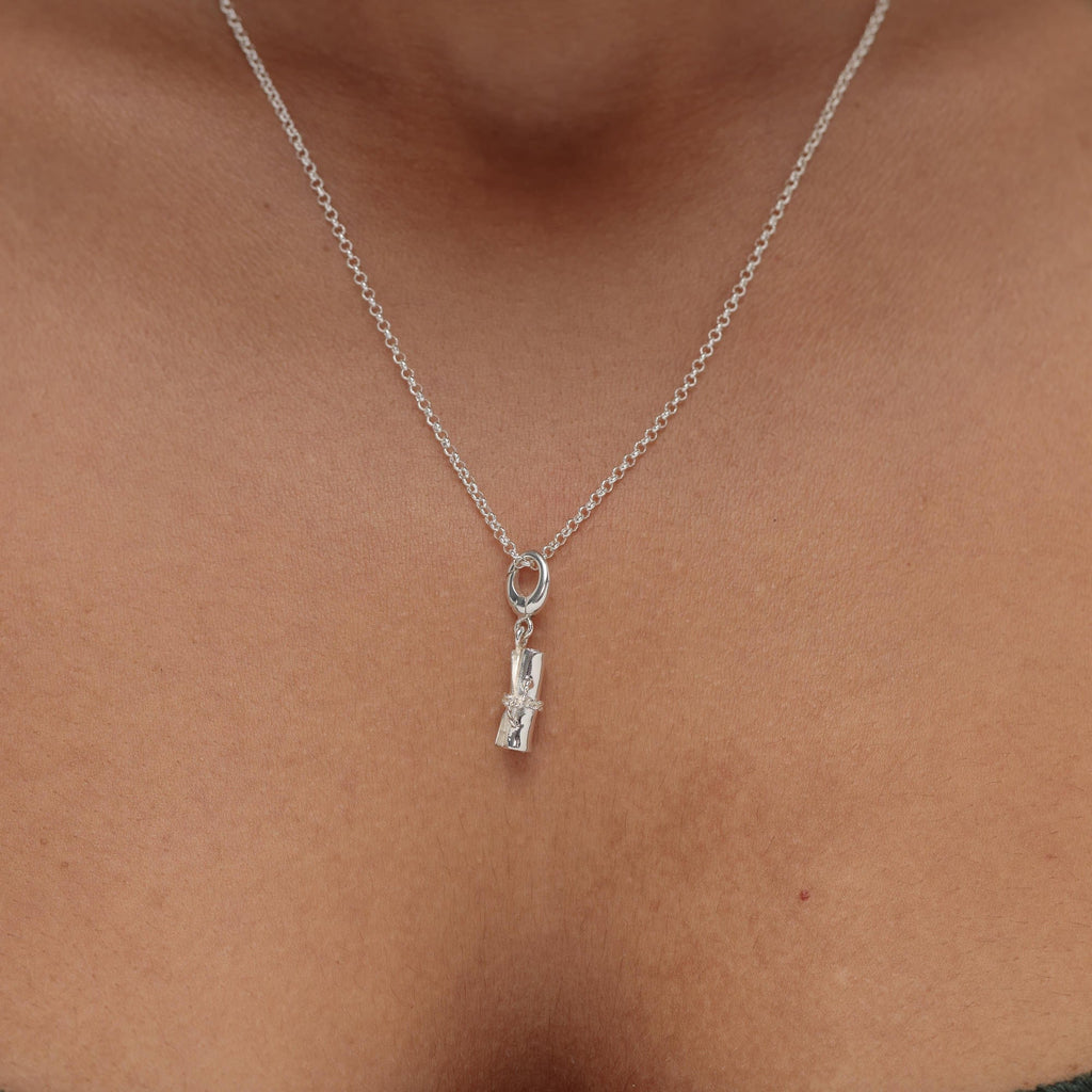 Silber Scroll Abschluss Charm Halskette | Shop Nory