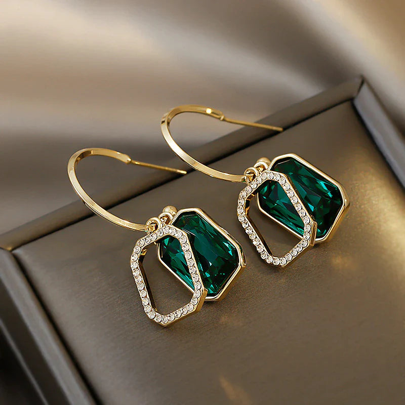 Grüne Kristall-Strass-Ohrringe mit Tropfen | Shop Nory